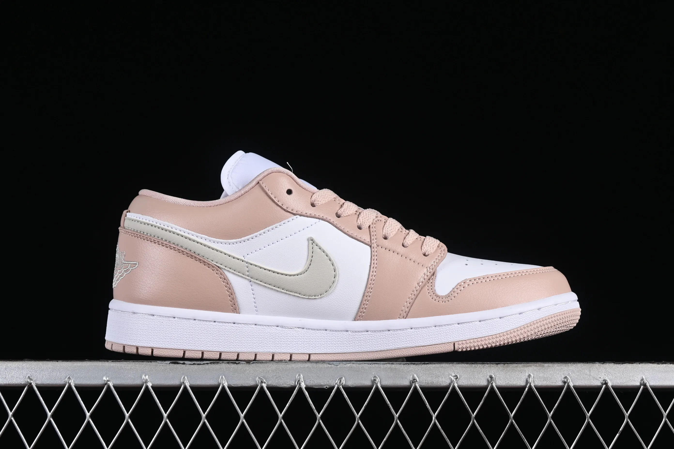 All categories Air Jordan Jordan series basketball shoes Air Jordan 1 Low Air Jordan 1 Low AJ1 Joe 1 white and pink low-top cultural and casual sneakers DC0774-120